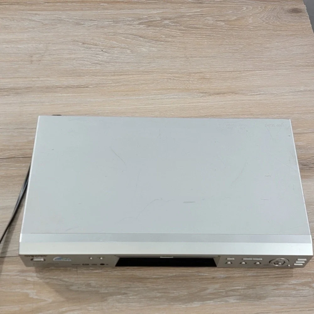 Sony DVP NS300 Silver CD DVD Video CD Player Block Noise Reduction No Remote